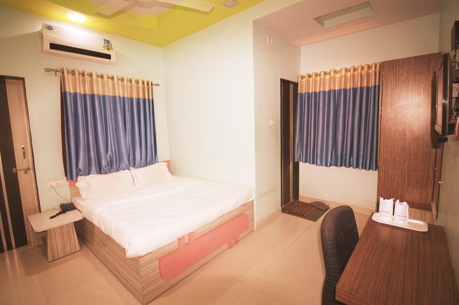 Book Superior AC Room at Hotel Somnath Sagar